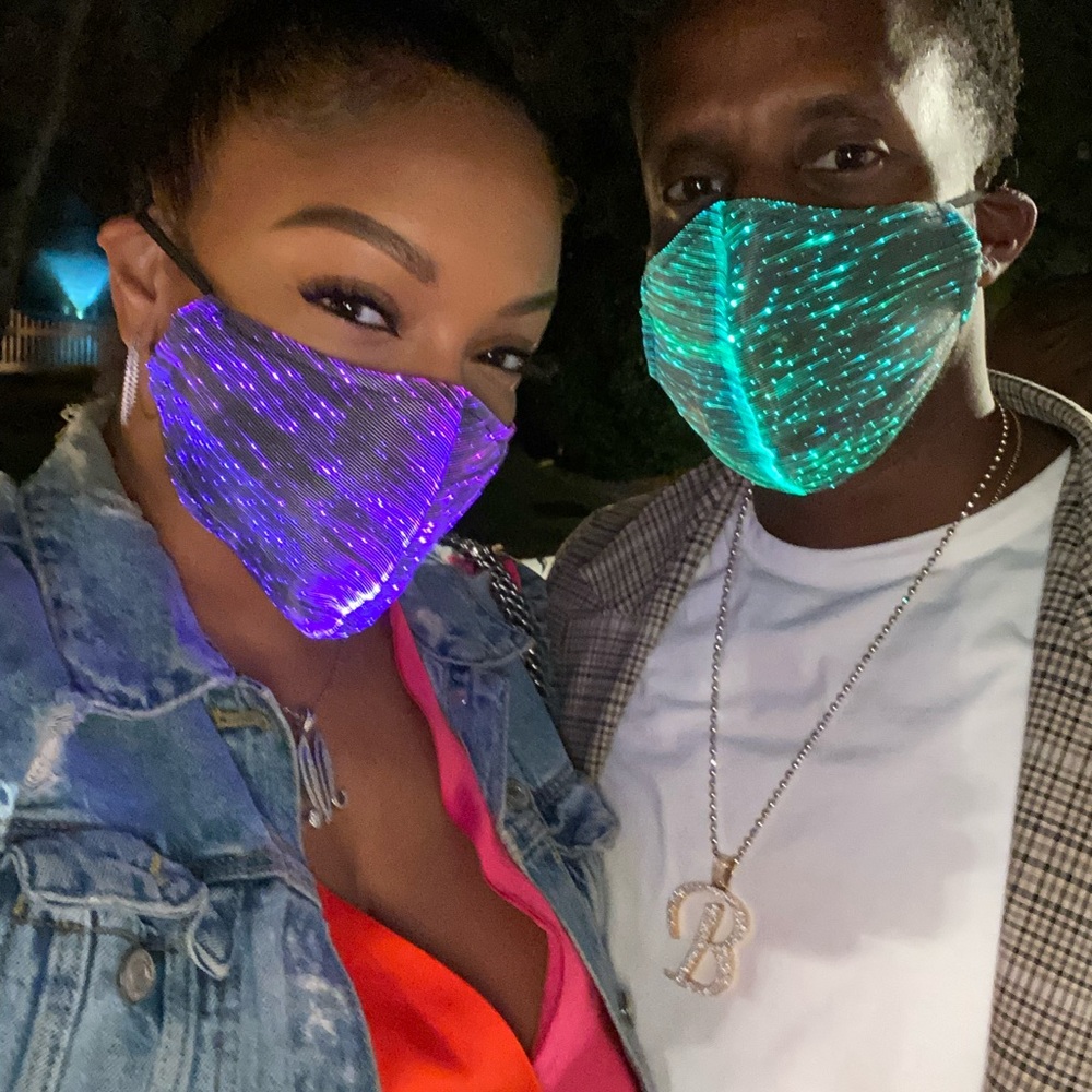 Light Up Mask! 🔥 - Picture 2 of 8